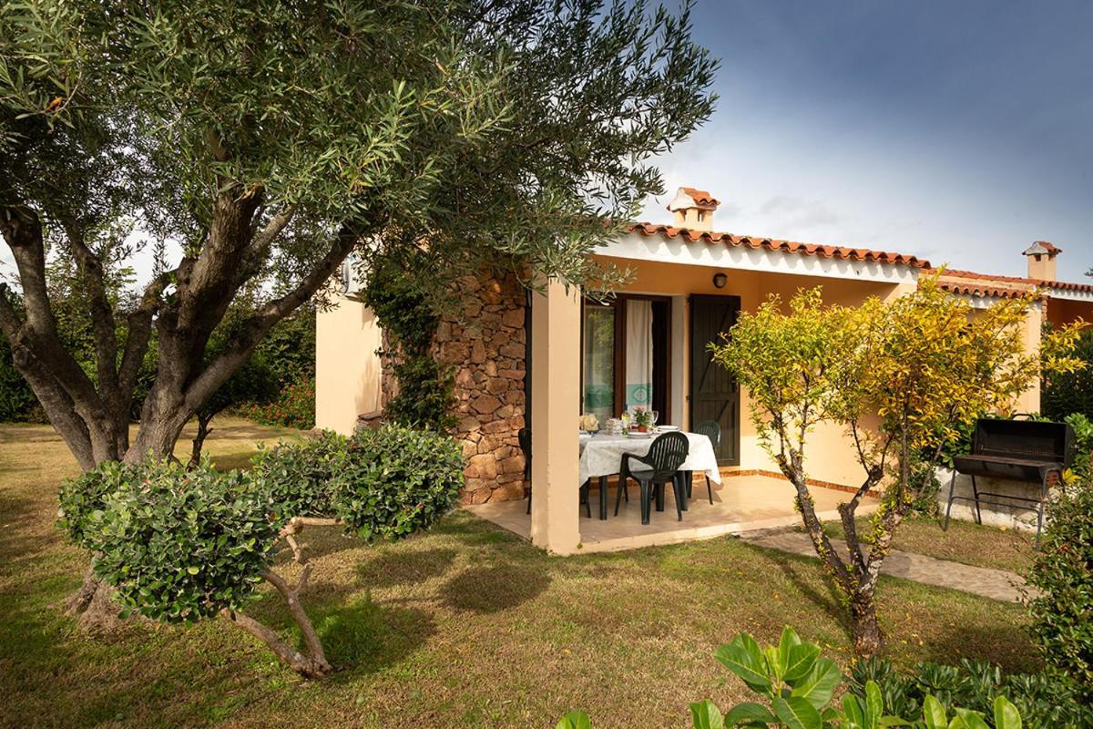 Residence Il Melograno San Teodoro  Buitenkant foto